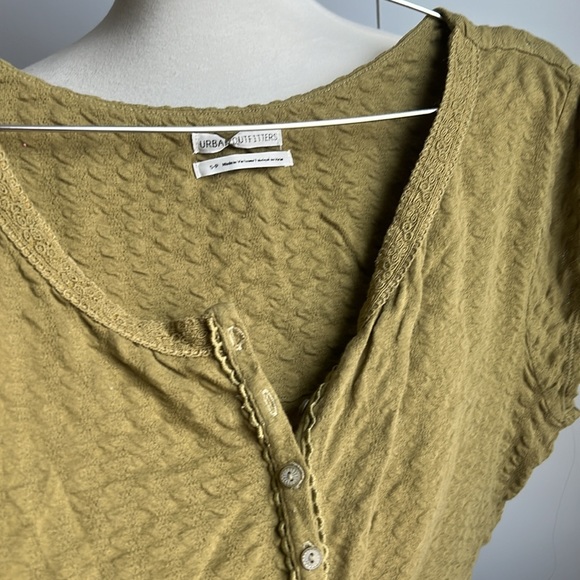 UO Devon boxy front button tee EUC - Picture 5 of 5